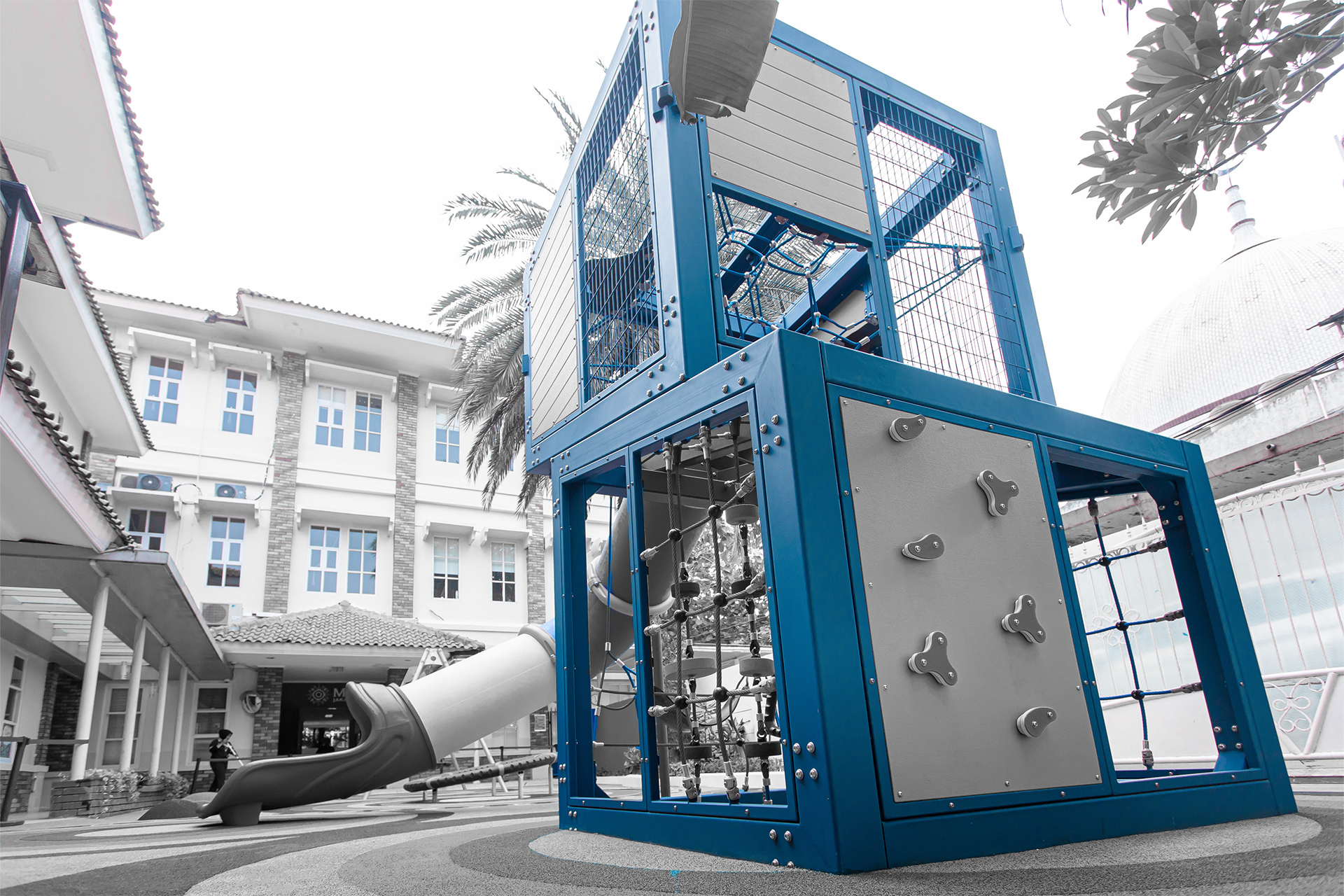 Close-up of galvanized ST37 steel structure with powder-coat finish